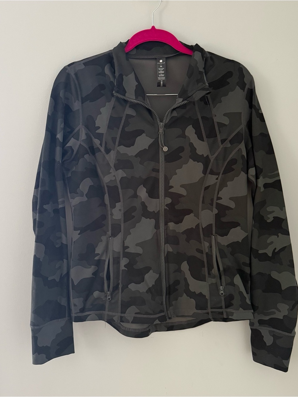 Yogalicious Black & Gray Camo Full-Zip Jacket